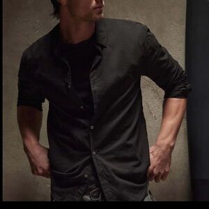Mens Standard James Perse standard shirt - men’s medium black button down